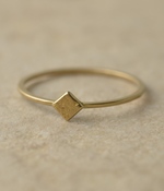 APICAL リング pin rhombus(B・ゴールド)