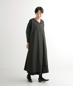 【セットで10%OFF】アシンメトリーボックスタックVネックドレス×アコーディオンプリーツキャミワンピース(ブラック)