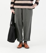 フラップポケット付きテーパードパンツ(C・先染めチャコール)